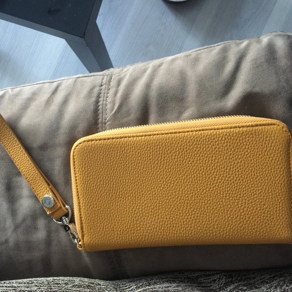 Brand new thirty one Jewell wallet - Picture 1 of 3